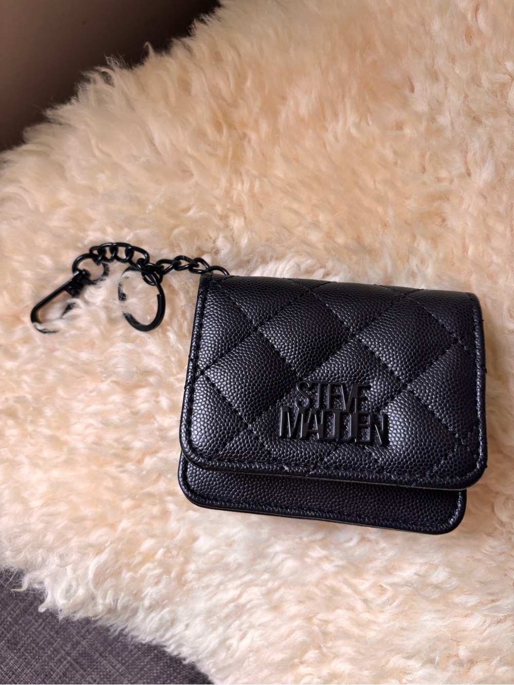 Steve Madden Black Quilted Mini Wallet Keychain - Picture 2 of 4
